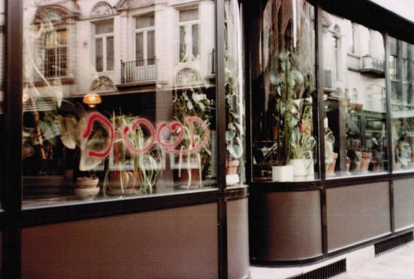 Antisemitische graffiti bij bakkerij Bloch - 1981 Antisemitische graffiti bij bakkerij Bloch - 1981