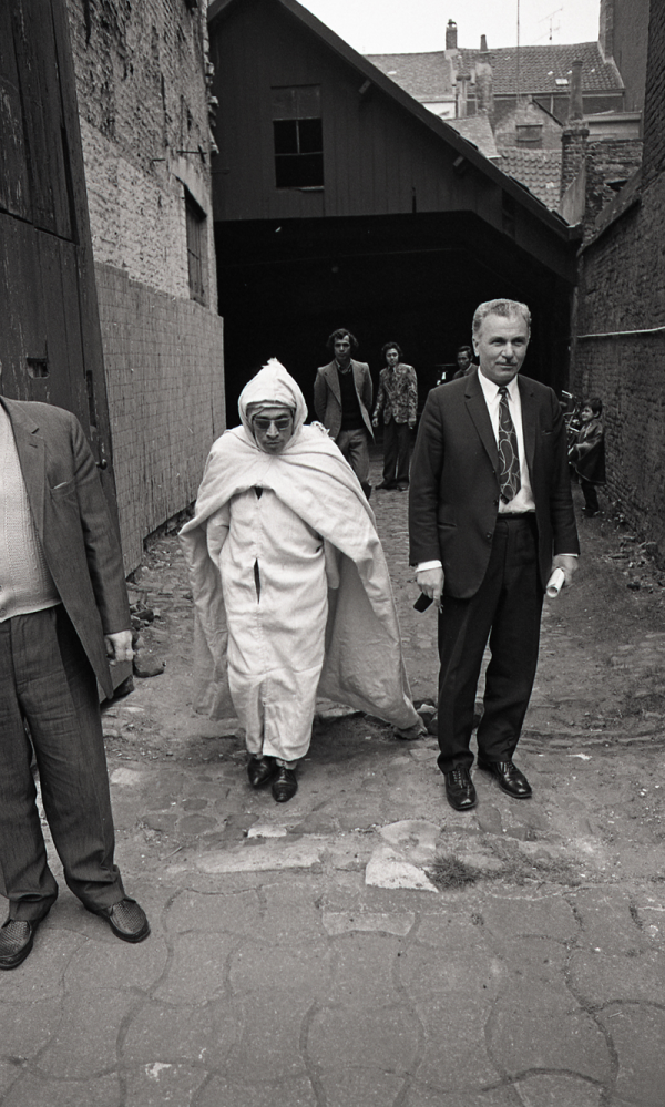Een Turkse en een Algerijnse imam bij de opening van de moskee, 1974 – collectie Paul Van Wouwe Een Turkse en een Algerijnse imam bij de opening van de moskee, 1974 – collectie Paul Van Wouwe