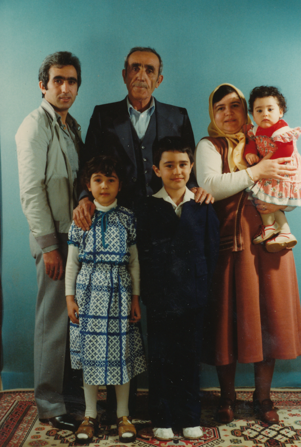 Faruk Köse en zijn familie in Gent, jaren 1970 Faruk Köse en zijn familie in Gent, jaren 1970